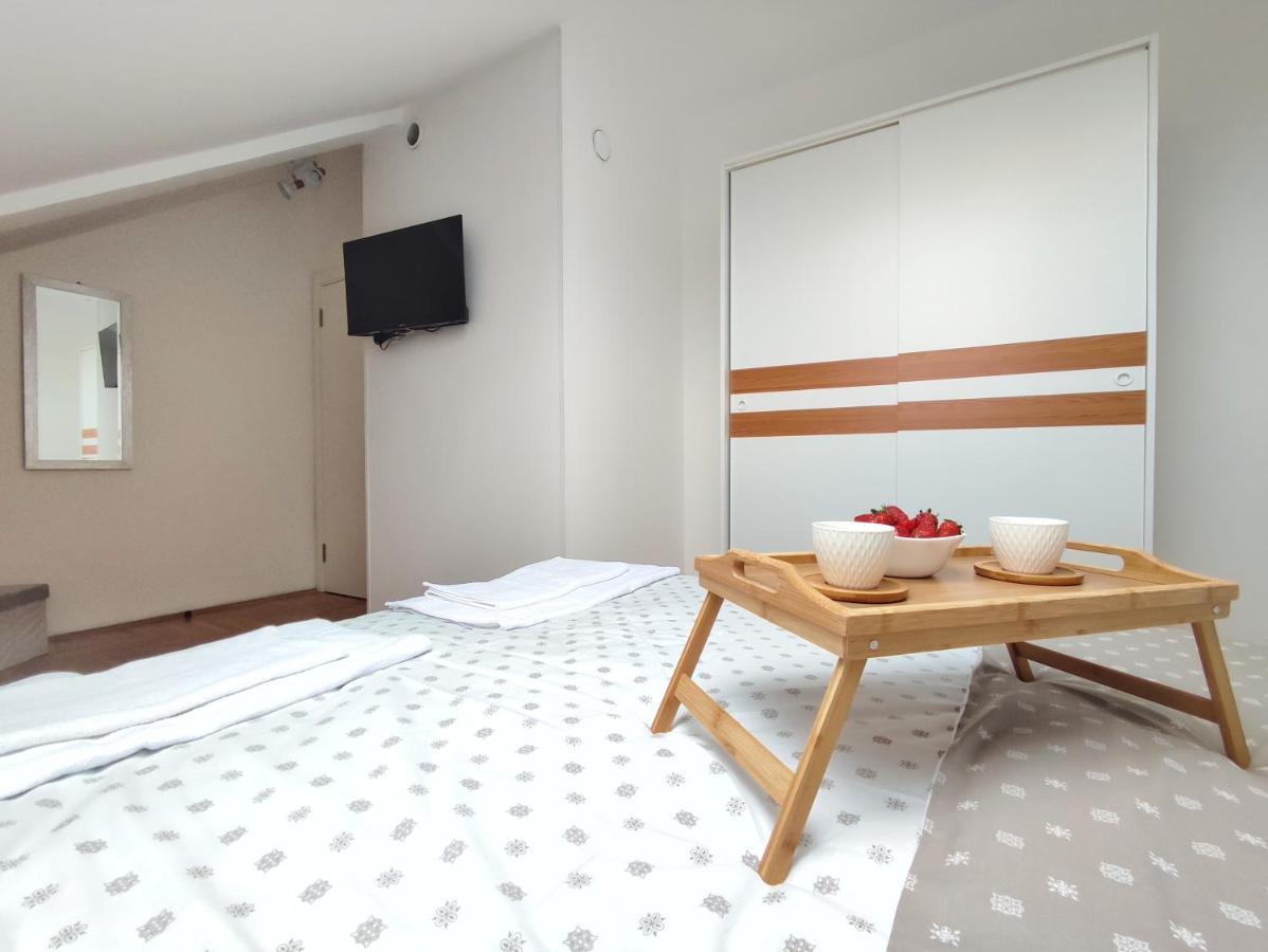 Apartman Ns Dan Private Parking Νόβι Σαντ Εξωτερικό φωτογραφία