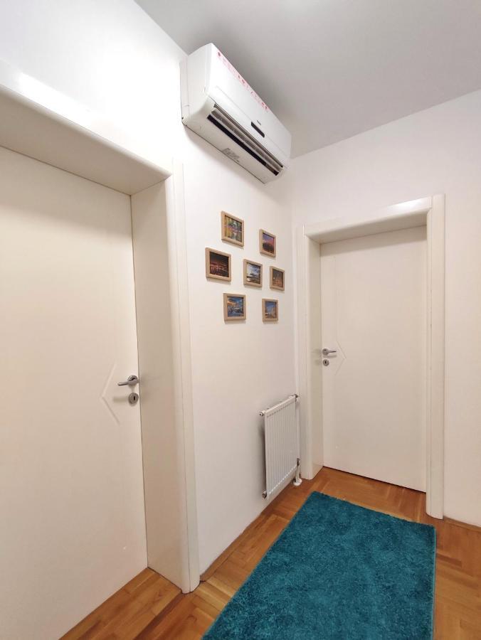 Apartman Ns Dan Private Parking Νόβι Σαντ Εξωτερικό φωτογραφία
